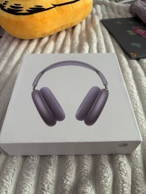 Wireless Over-Ear Headphones in Lavender